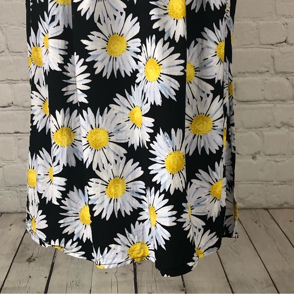 Women's AUW Black/Yellow/White Daisy Patterned Sleeveless Sundress. Size Large - Picture 7 of 16